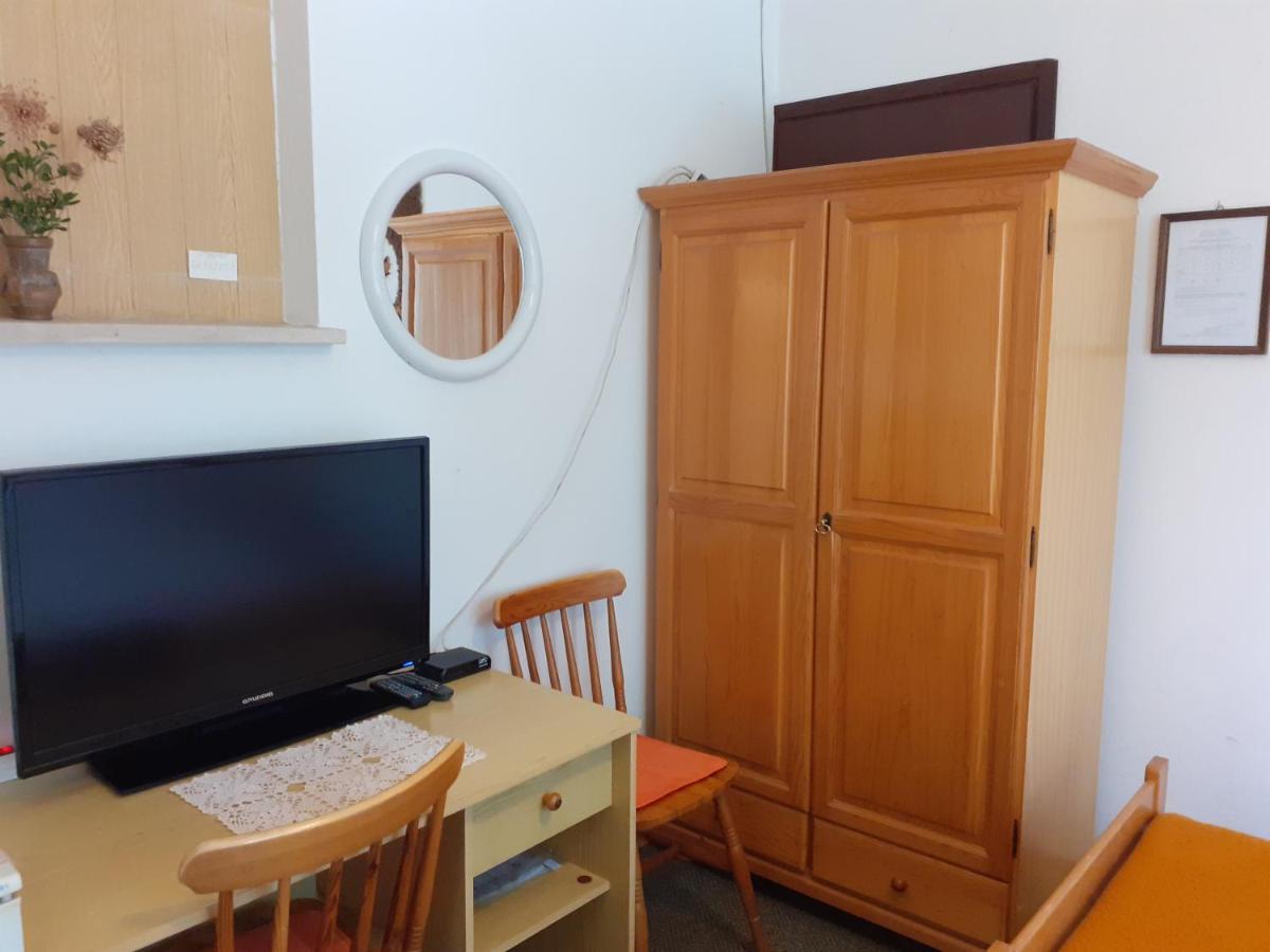 Apartment Simunec Malinska Exteriör bild